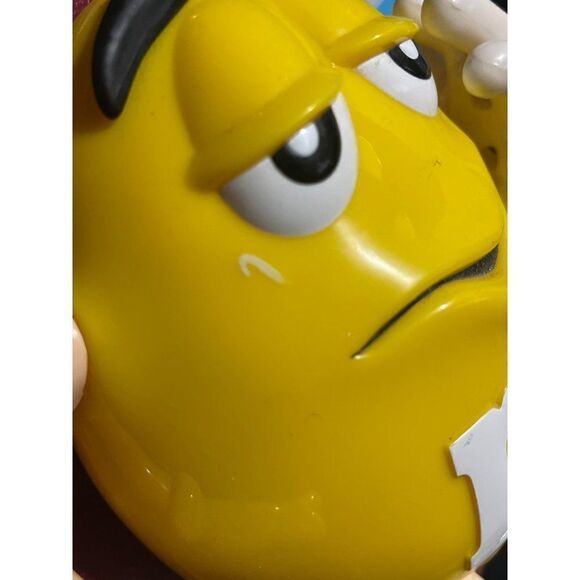 Vintage 1990 M & M Yellow Lazy Boy Candy Dispenser - Picture 11 of 11